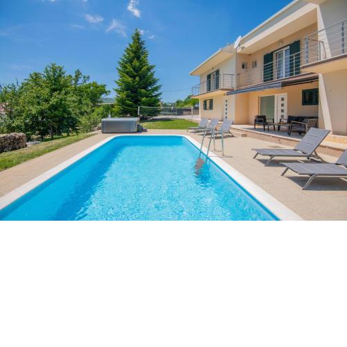 5 Bedroom Lovely Home In Cista Velika