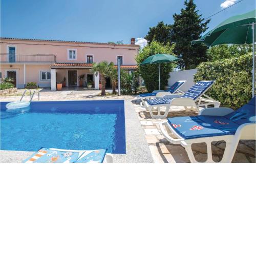 5 Bedroom Lovely Home In Kuzinici