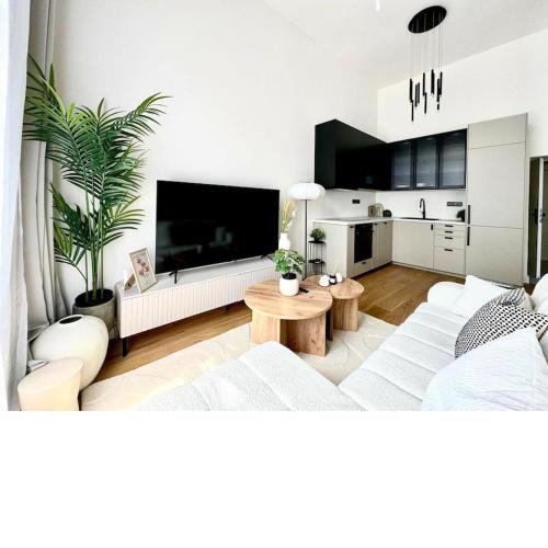 5 min Dancing House APT Luxury and Modern