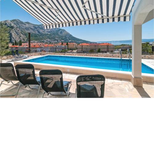 6 Bedroom Awesome Home In Omis