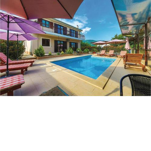6 Bedroom Gorgeous Home In Kastel Stari