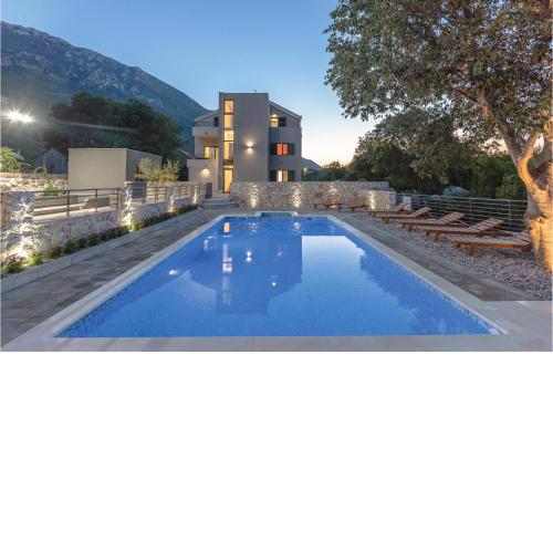 6 Bedroom Gorgeous Home In Zagvozd