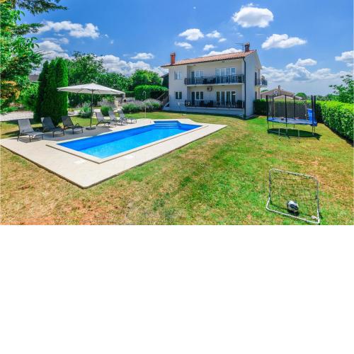 6 Bedroom Lovely Home In Barban