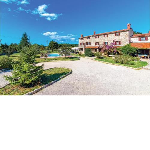 6 Bedroom Lovely Home In Liznjan