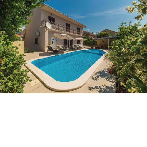 6 Bedroom Nice Home In Kastel Stafilic