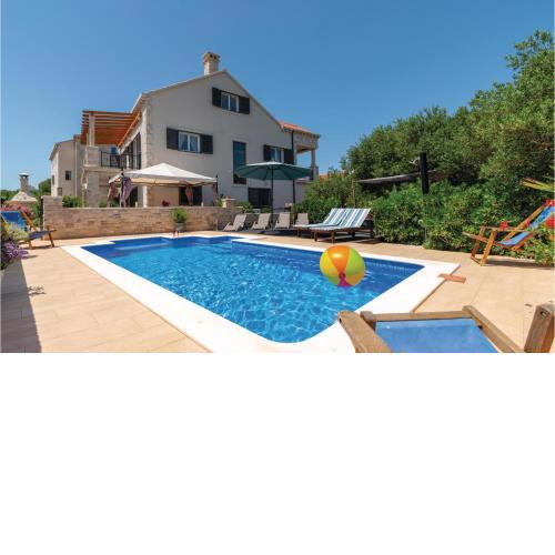 6 Bedroom Stunning Home In Lumbarda