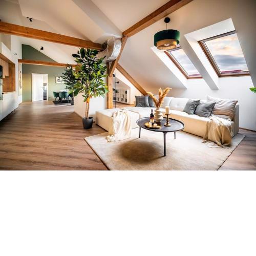 6BR Castle V!EWS A/C luxury Dolce Vita apartment