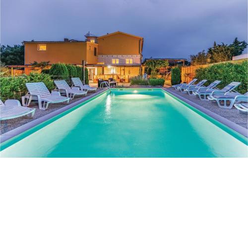 7 Bedroom Beautiful Home In Krnica