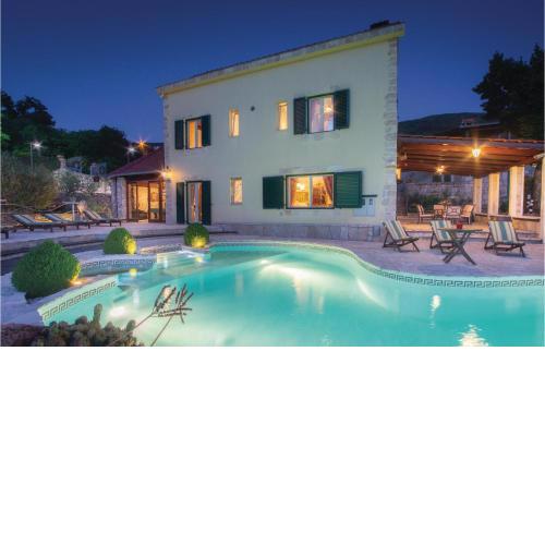 7 Bedroom Gorgeous Home In Grabovac