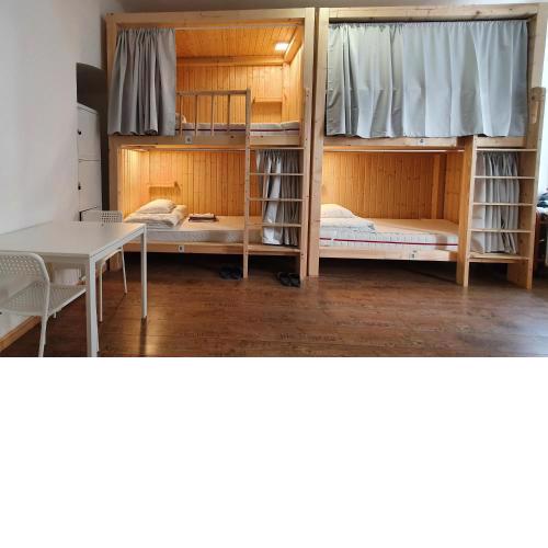 7brunnen Hostel & Guest House