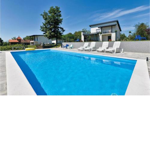 8 Bedroom Lovely Home In Durdevac