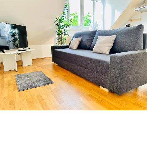 85 m2 Modern & Spacious Apartment - Free Parking