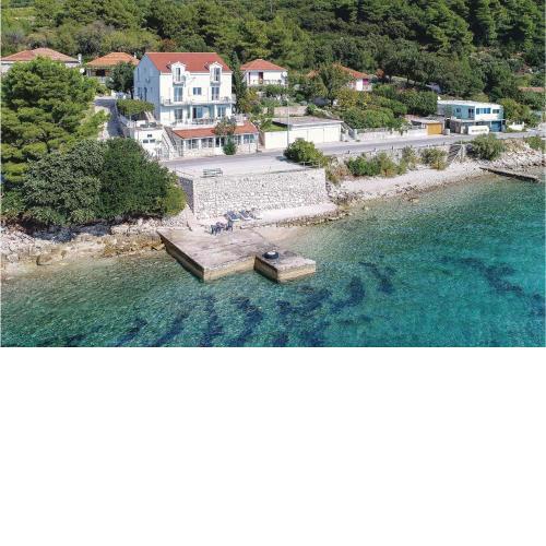 9 Bedroom Pet Friendly Home In Kuciste