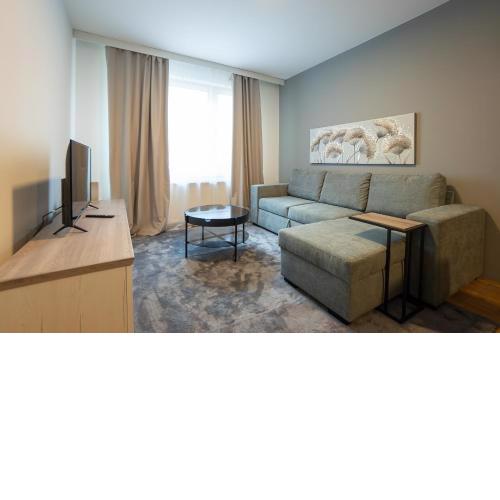 A spacious 3-bedroom apartment with king-size beds is located within 5 minute’s walk from the Prater