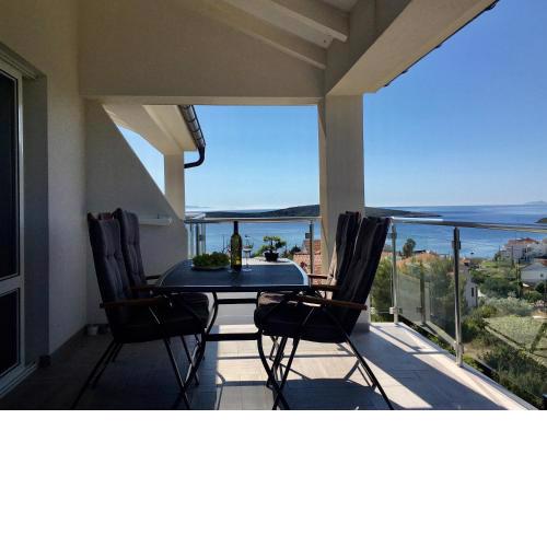 Ada Vis Apartments