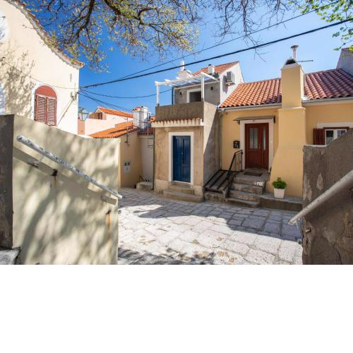 Adorable holiday home located near the beach