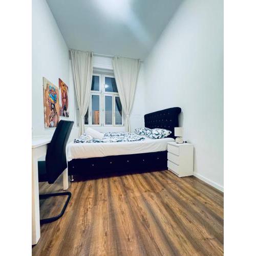 Affordable 5 Bedroom Apartment, Near Atzgersdorf Park