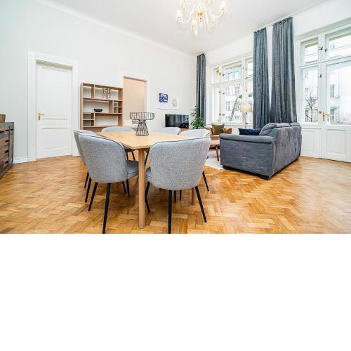 Airy Stunning Apt with Terrace