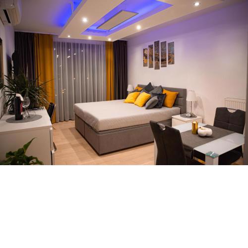 Alpha apartment