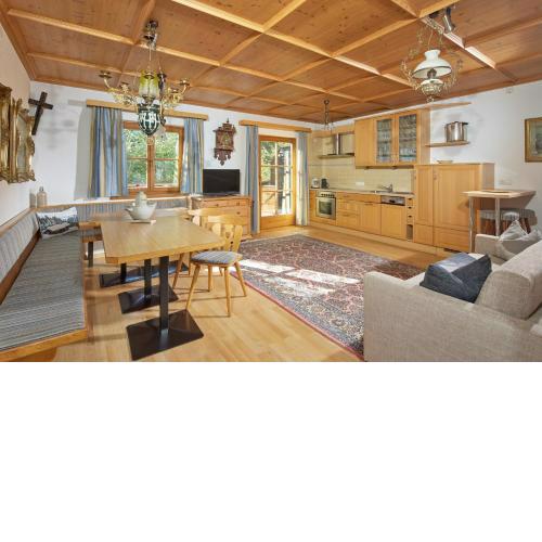 Alt Montafon Hotel Appartements by Pferd auf Wolke