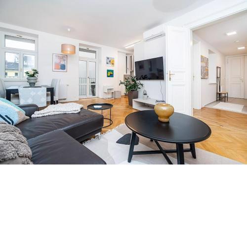 Amazing 2-bedroom with Terrace and Air-Condition