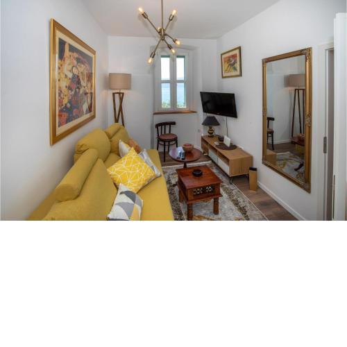 Amazing Apartment In Blace With House Sea View