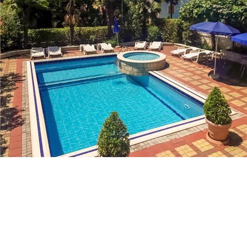 Amazing Apartment In Kukci With Jacuzzi