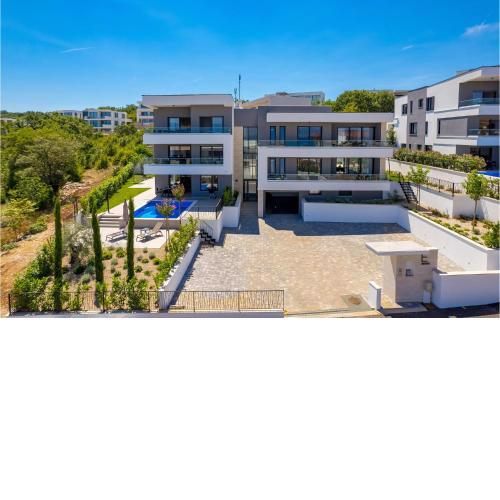 Amazing Apartment In Malinska With Wifi