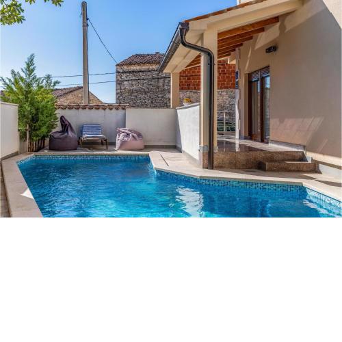 Amazing Apartment In Medulin With Wifi