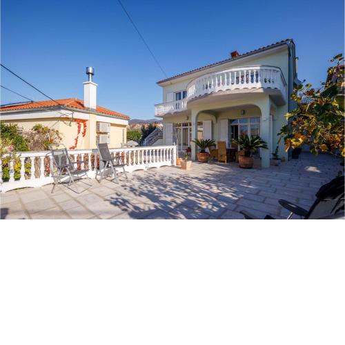 Amazing Apartment In Novi Vinodolski With Wifi