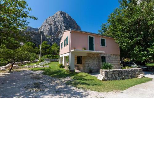 Amazing Apartment In Omis With Kitchen