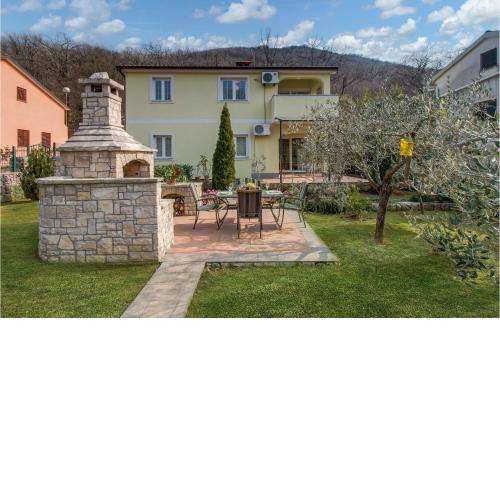 Amazing Apartment In Porozina With Wifi