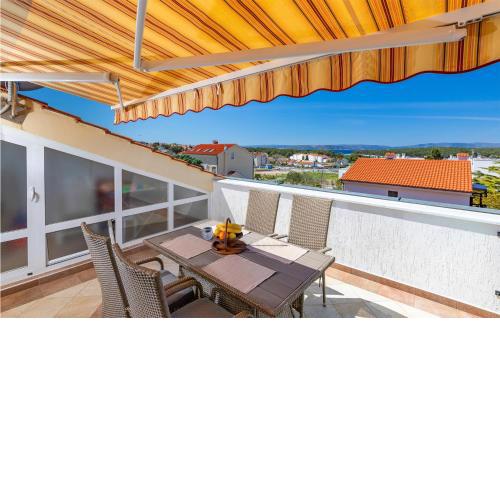 Amazing Apartment In Punat With Kitchen