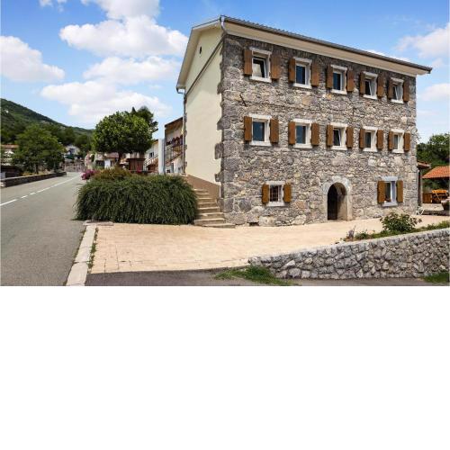 Amazing Apartment In Veprinac With Kitchen
