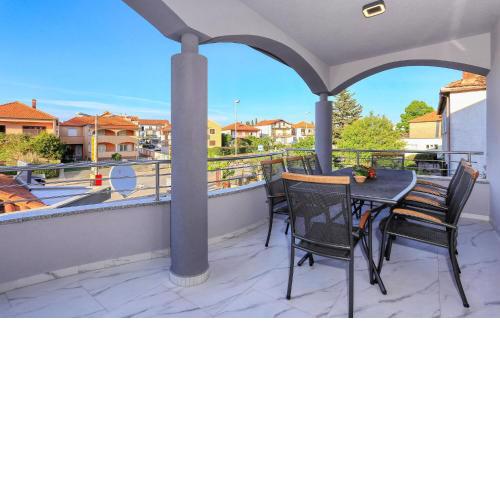 Amazing Apartment In Zadar With Wifi