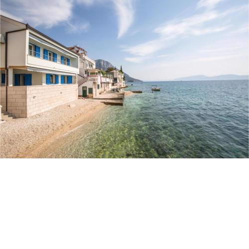 Amazing Home In Brist With Kitchen