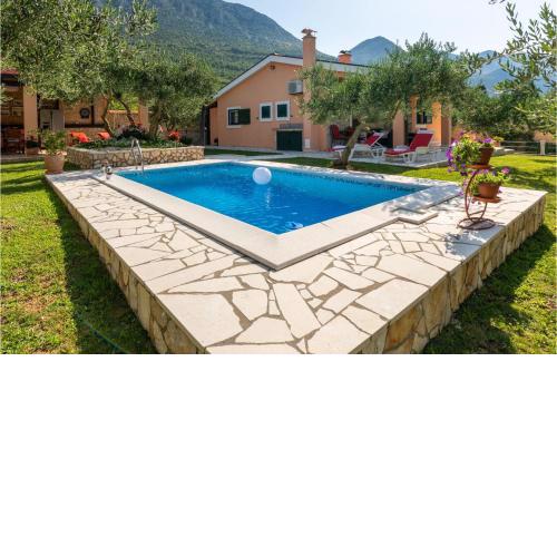 Amazing Home In Desne With Kitchen