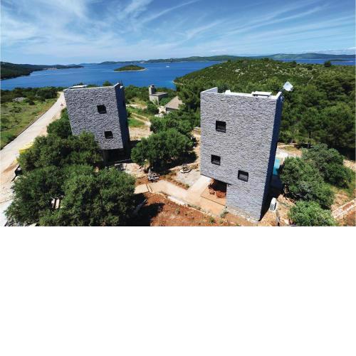 Amazing Home In Dragove With House Sea View