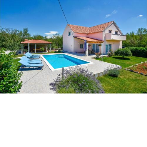 Amazing Home In Dugopolje With Wifi