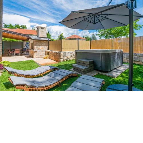 Amazing Home In Gornji Vinjani With Jacuzzi