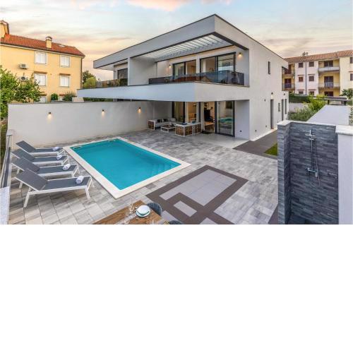 Amazing Home In Porat With Outdoor Swimming Pool