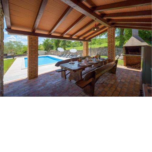 Amazing Home In Potpican With Kitchen