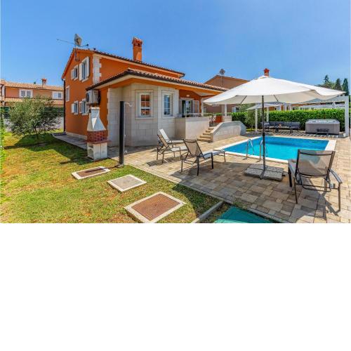 Amazing Home In Pula With Kitchen