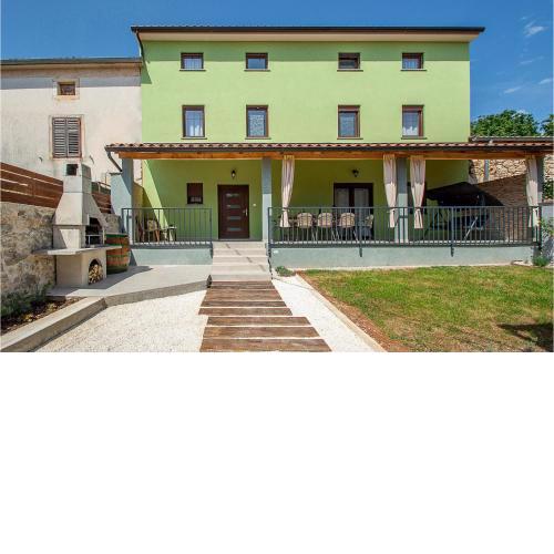 Amazing Home In Sikici With Wifi