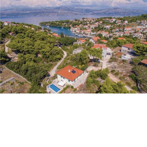 Amazing Home In Supetar
