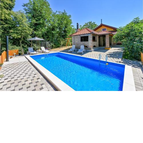 Amazing Home In Susobreg With Wifi