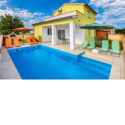 Amazing Home In Valbandon With Wifi