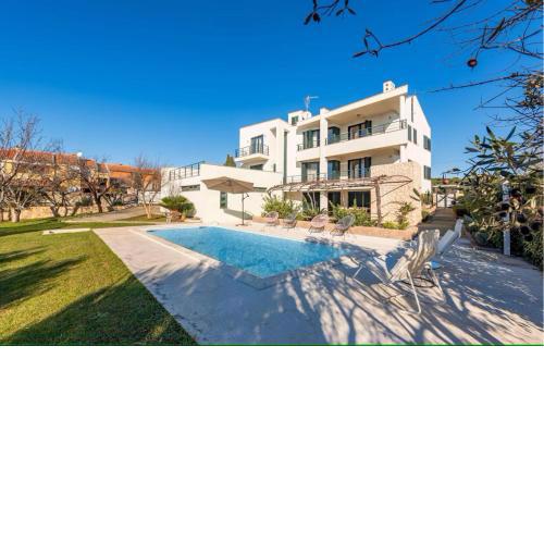 Amazing Home In Zadar With Outdoor Swimming Pool