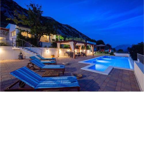 Amazing Home In Zvecanje-Gata