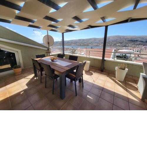 Amazing View&Terrace Apartment